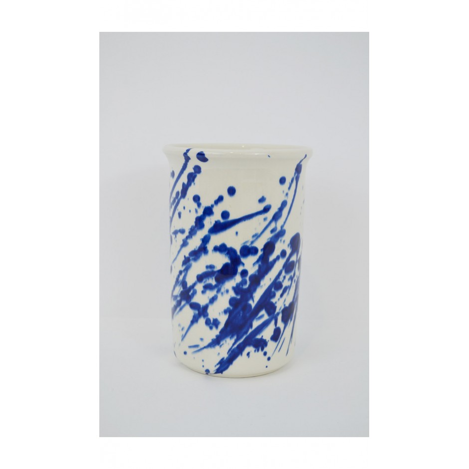 Vase blanc émaillée moucheté bleu marine